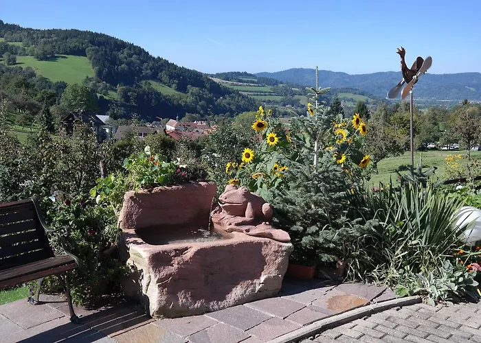 Maierhof مزرعة للإقامة *